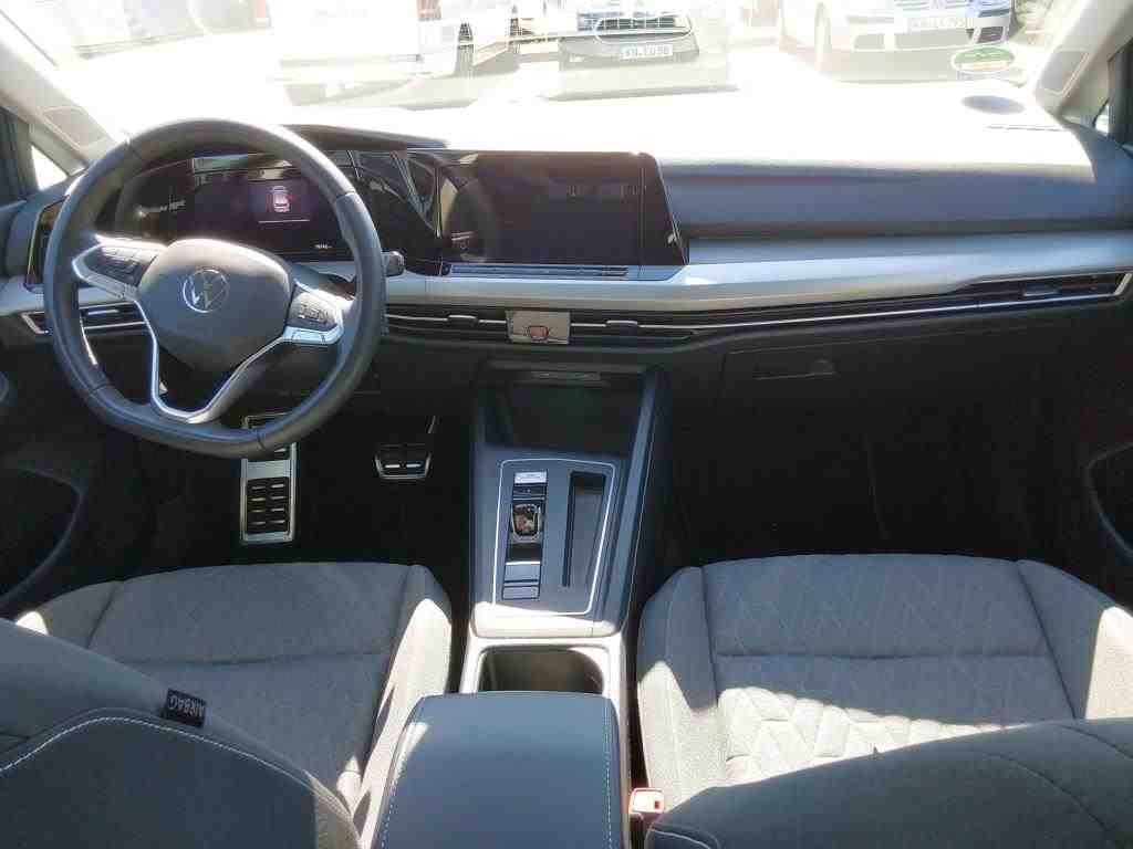 Volkswagen Golf 2024 г. Серый, пробег 19780 км