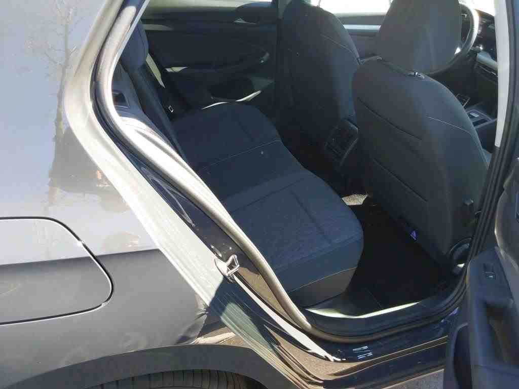 Volkswagen Golf 2024 г. Серый, пробег 19780 км