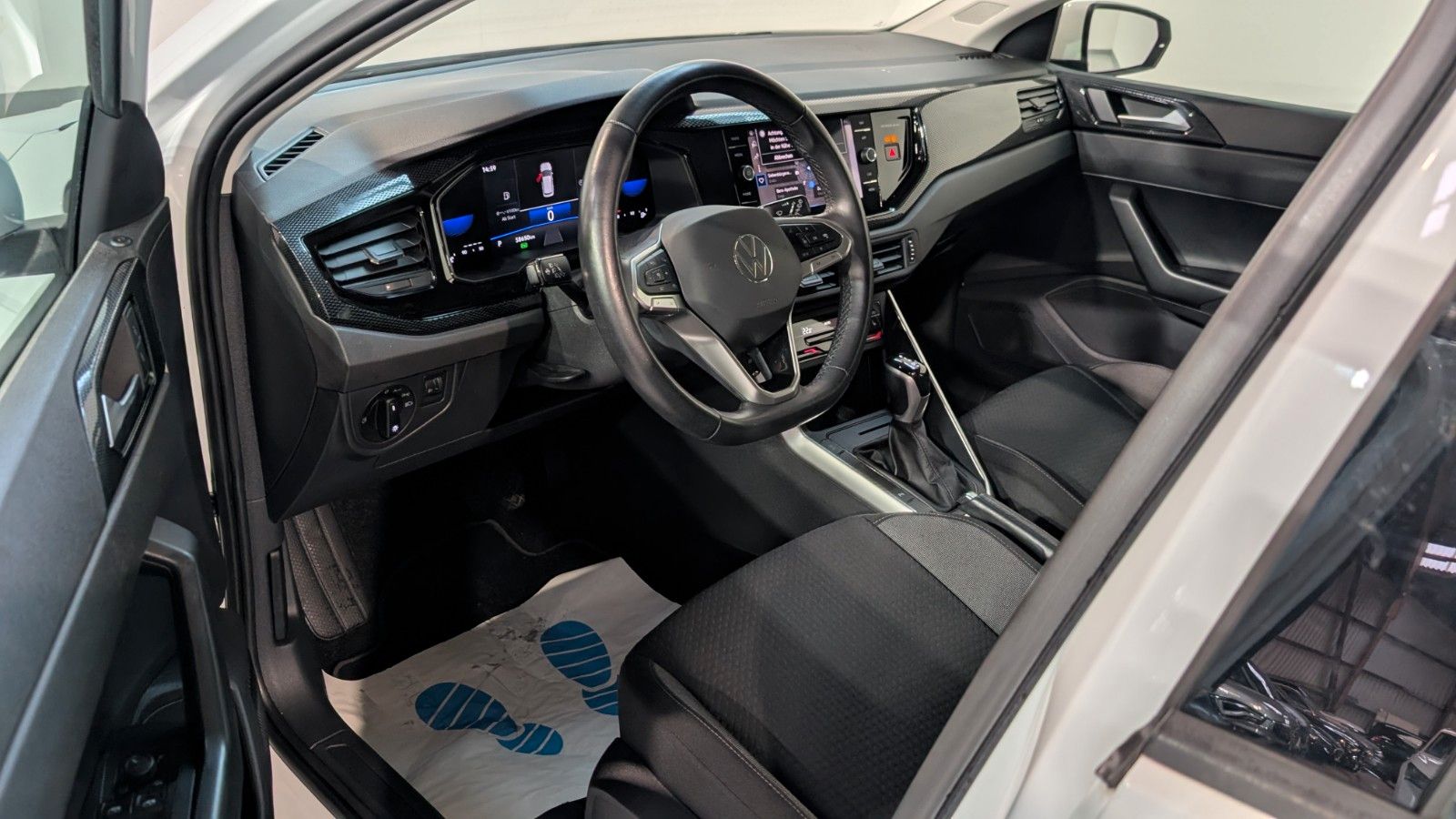Volkswagen Polo 2023 г. Белый, пробег 58599 км