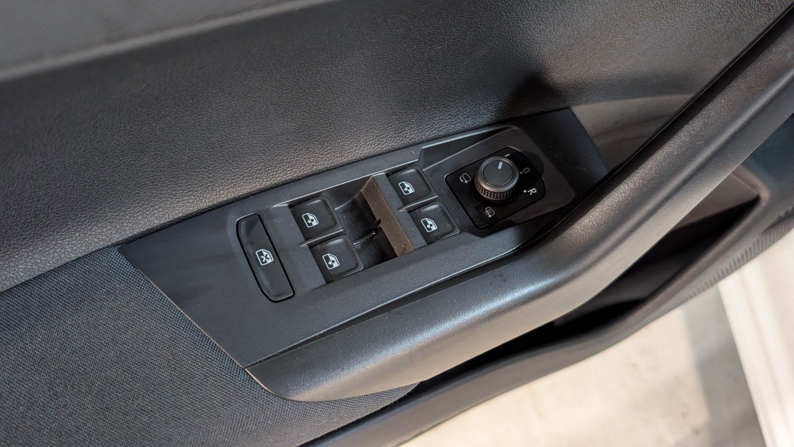 Volkswagen Polo 2023 г. Белый, пробег 58599 км
