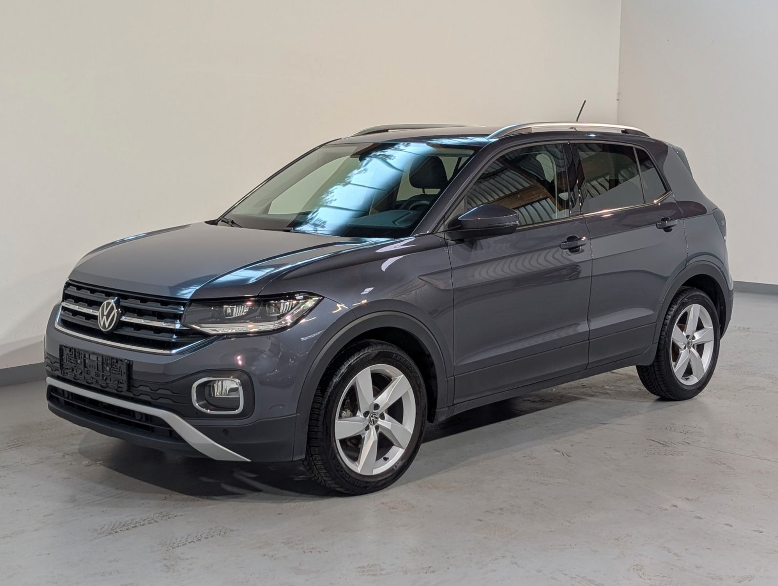 Volkswagen T-Cross 2021 г. Серый, пробег 30099 км