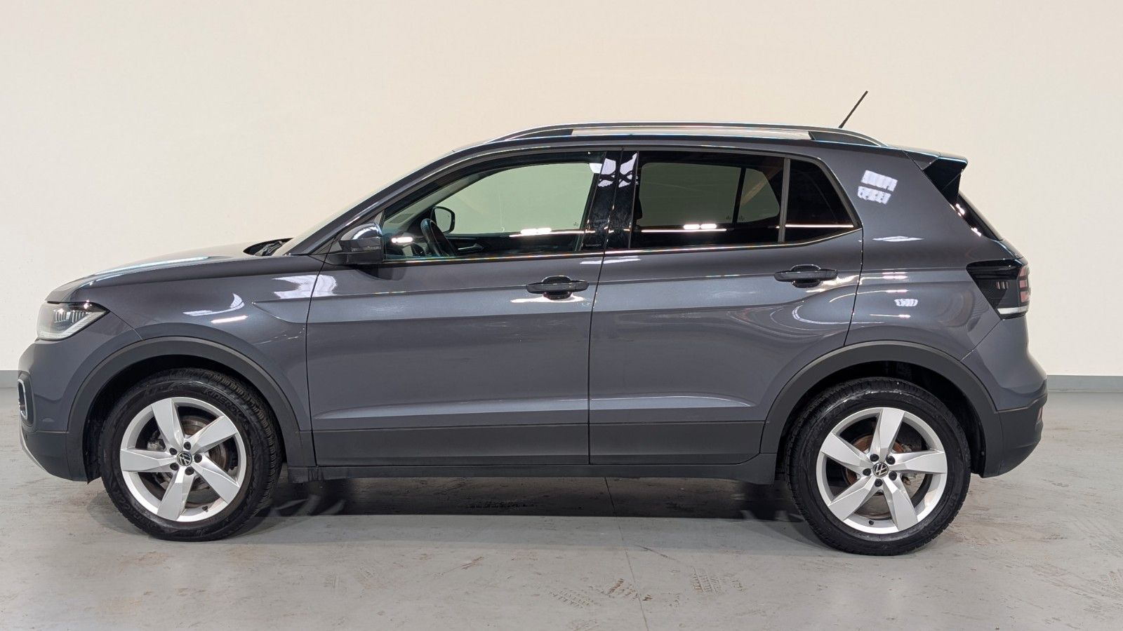 Volkswagen T-Cross 2021 г. Серый, пробег 30099 км