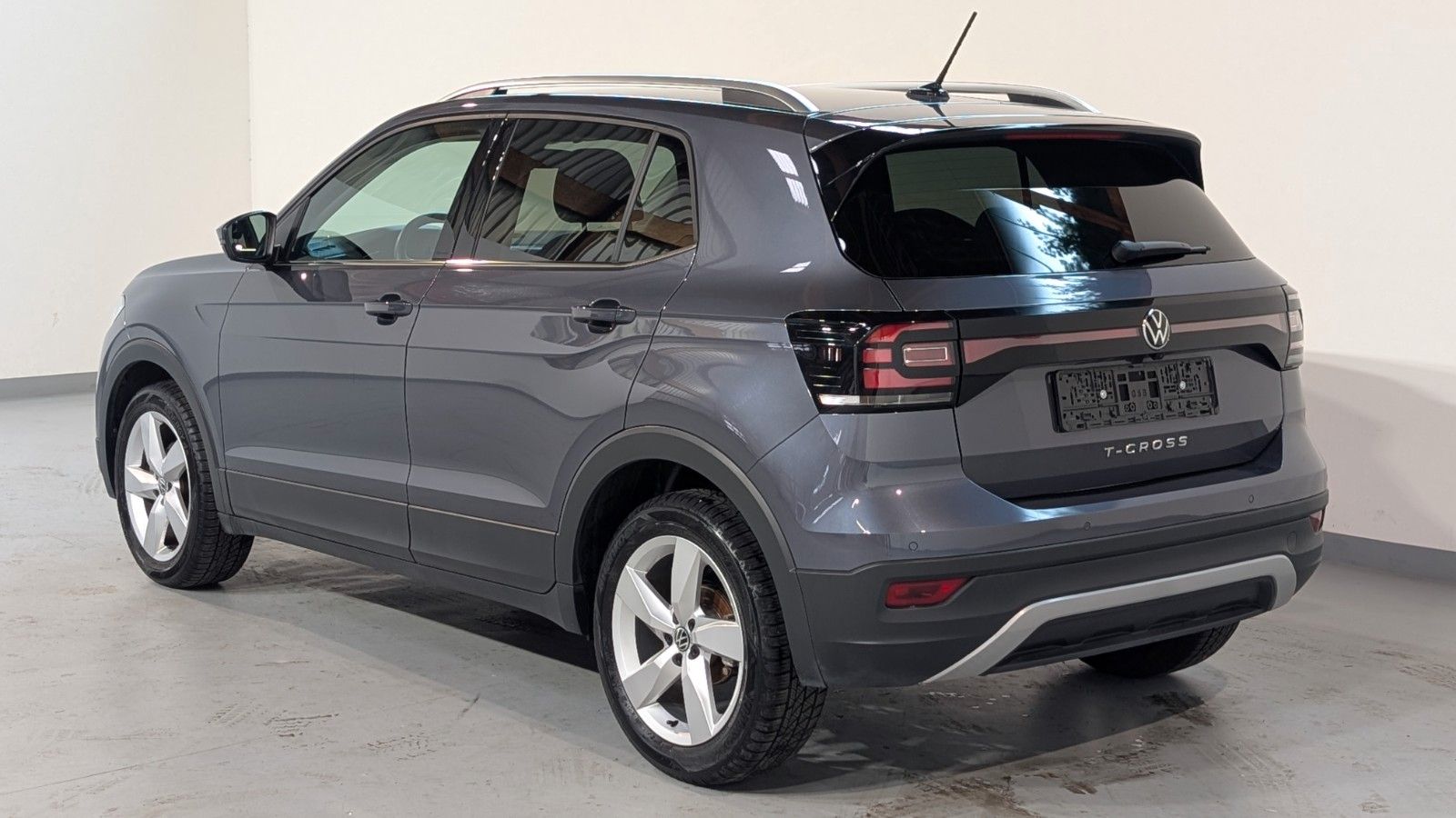 Volkswagen T-Cross 2021 г. Серый, пробег 30099 км