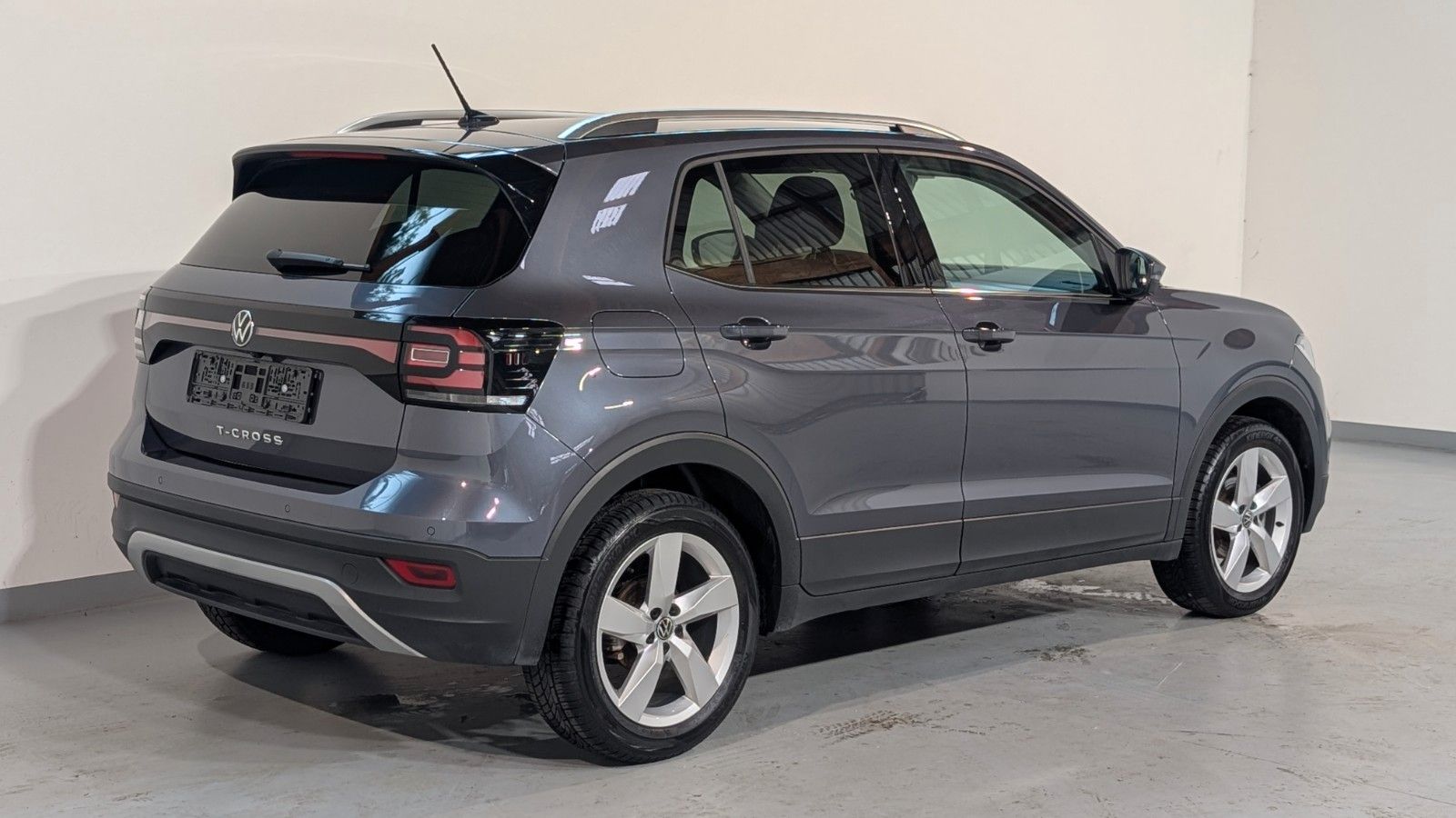 Volkswagen T-Cross 2021 г. Серый, пробег 30099 км