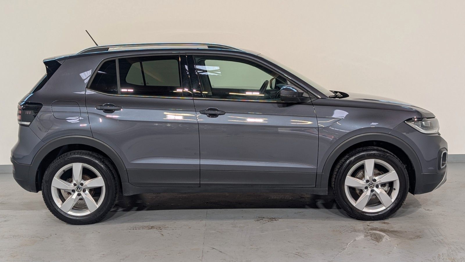 Volkswagen T-Cross 2021 г. Серый, пробег 30099 км