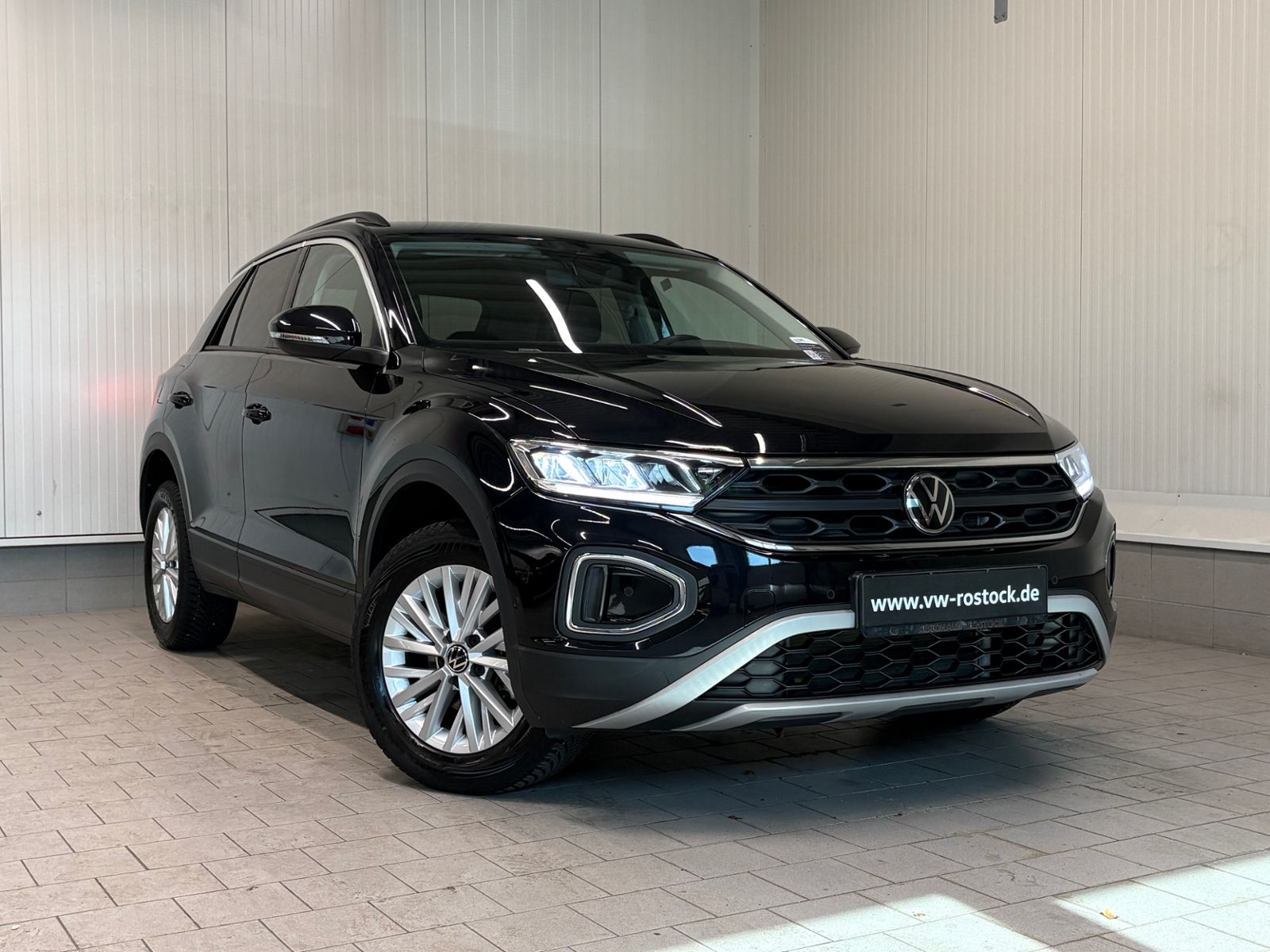 Volkswagen T-Roc 2022 г. Чёрный, пробег 13500 км