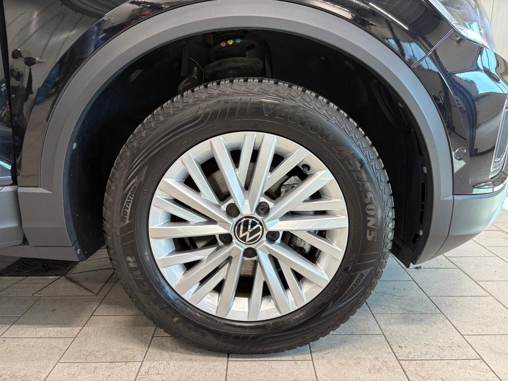 Volkswagen T-Roc 2022 г. Чёрный, пробег 13500 км