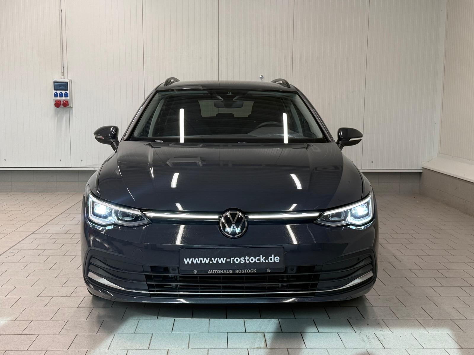 Volkswagen Golf 2023 г. Серый, пробег 54600 км