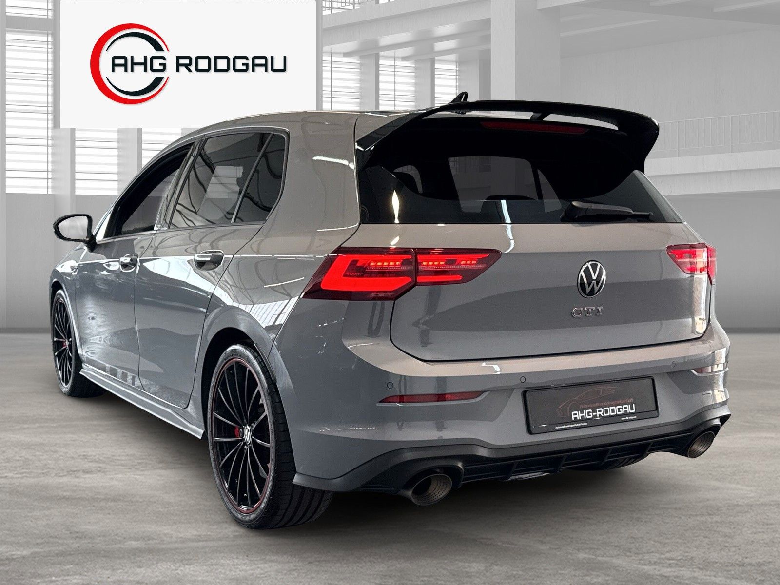 Volkswagen Golf 2024 г. Серый, пробег 26679 км