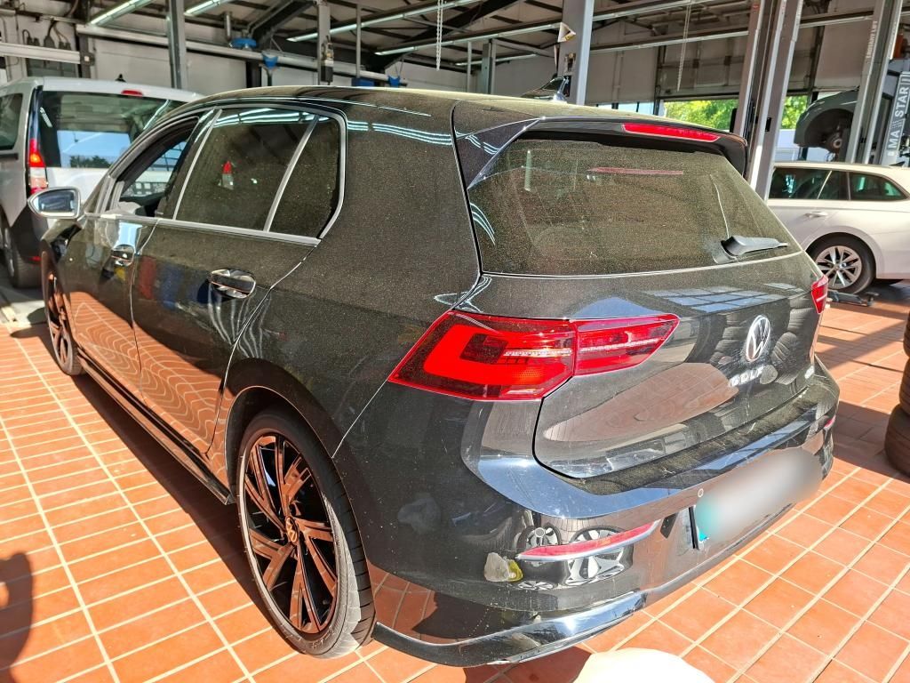 Volkswagen Golf 2024 г. Чёрный, пробег 37888 км