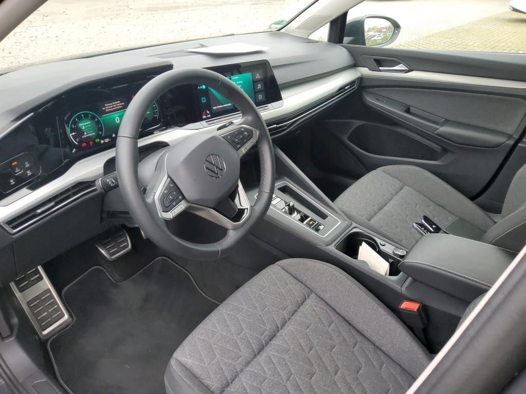 Volkswagen Golf 2024 г. Серый, пробег 32765 км