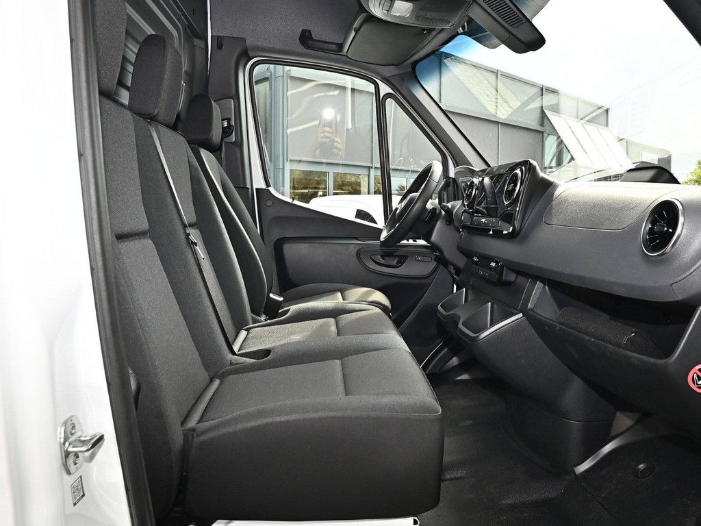 Mercedes-Benz SPRINTER 2025 г. Белый, пробег 13704 км