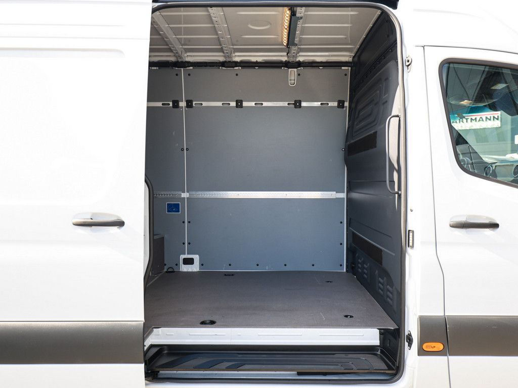 Mercedes-Benz SPRINTER 2025 г. Белый, пробег 14433 км