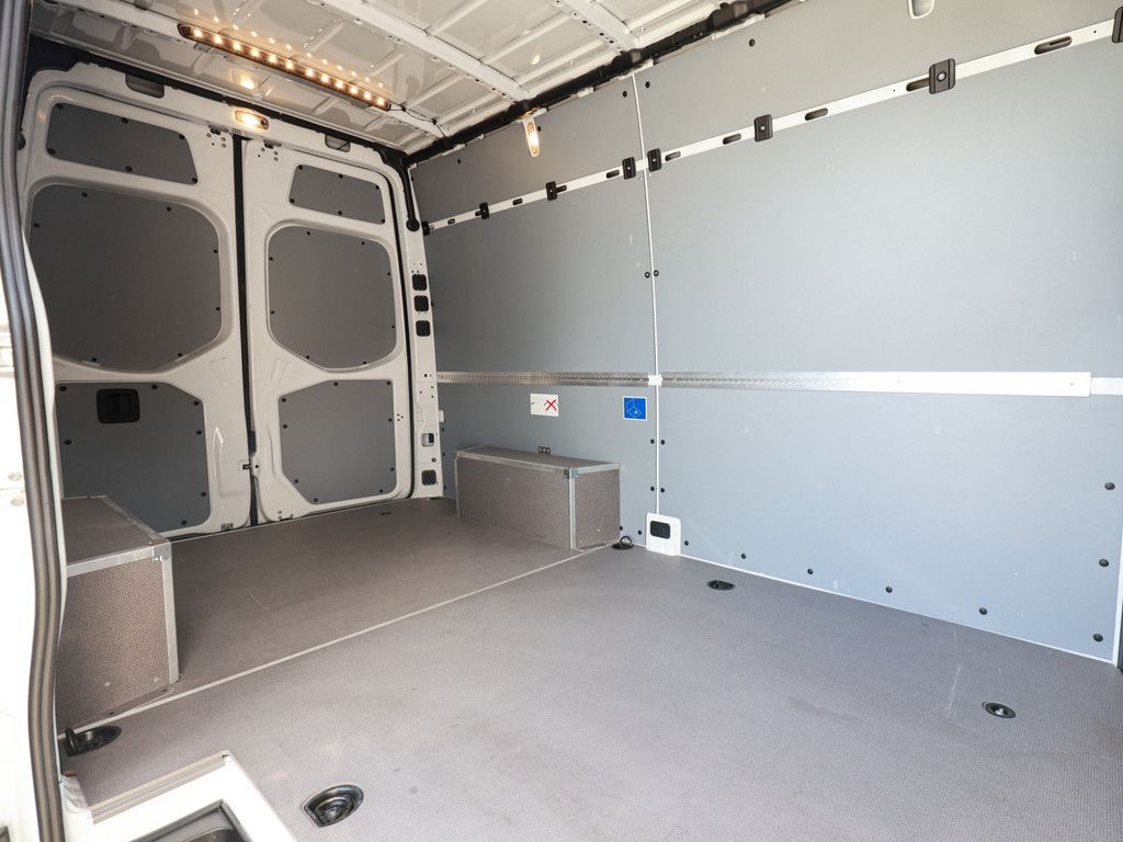 Mercedes-Benz SPRINTER 2025 г. Белый, пробег 14433 км