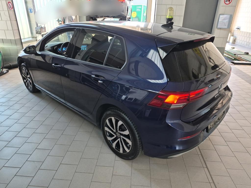 Volkswagen Golf 2022 г. Синий, пробег 32800 км