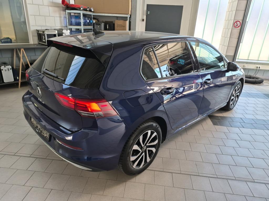 Volkswagen Golf 2022 г. Синий, пробег 32800 км