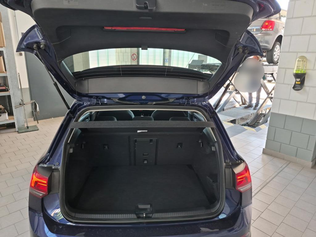 Volkswagen Golf 2022 г. Синий, пробег 32800 км