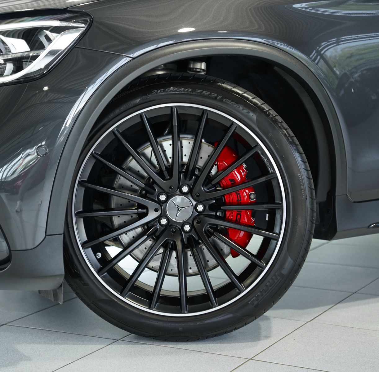Mercedes-Benz GLC 63 AMG 2023 г. Серый, пробег 13000 км