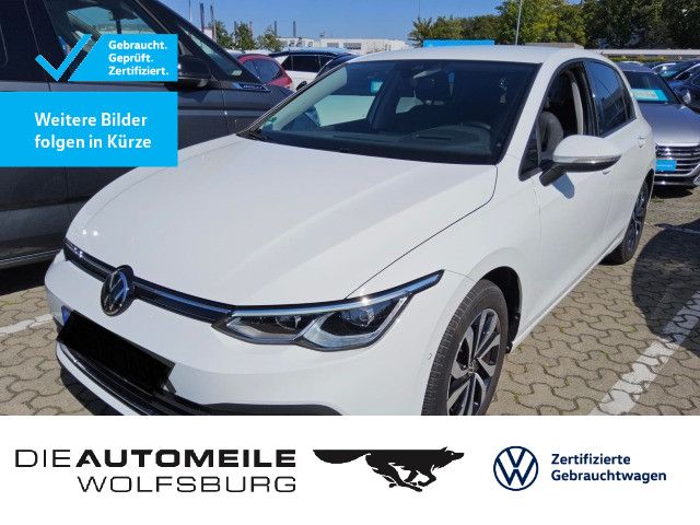 Volkswagen Golf 2023 г. Белый, пробег 53800 км