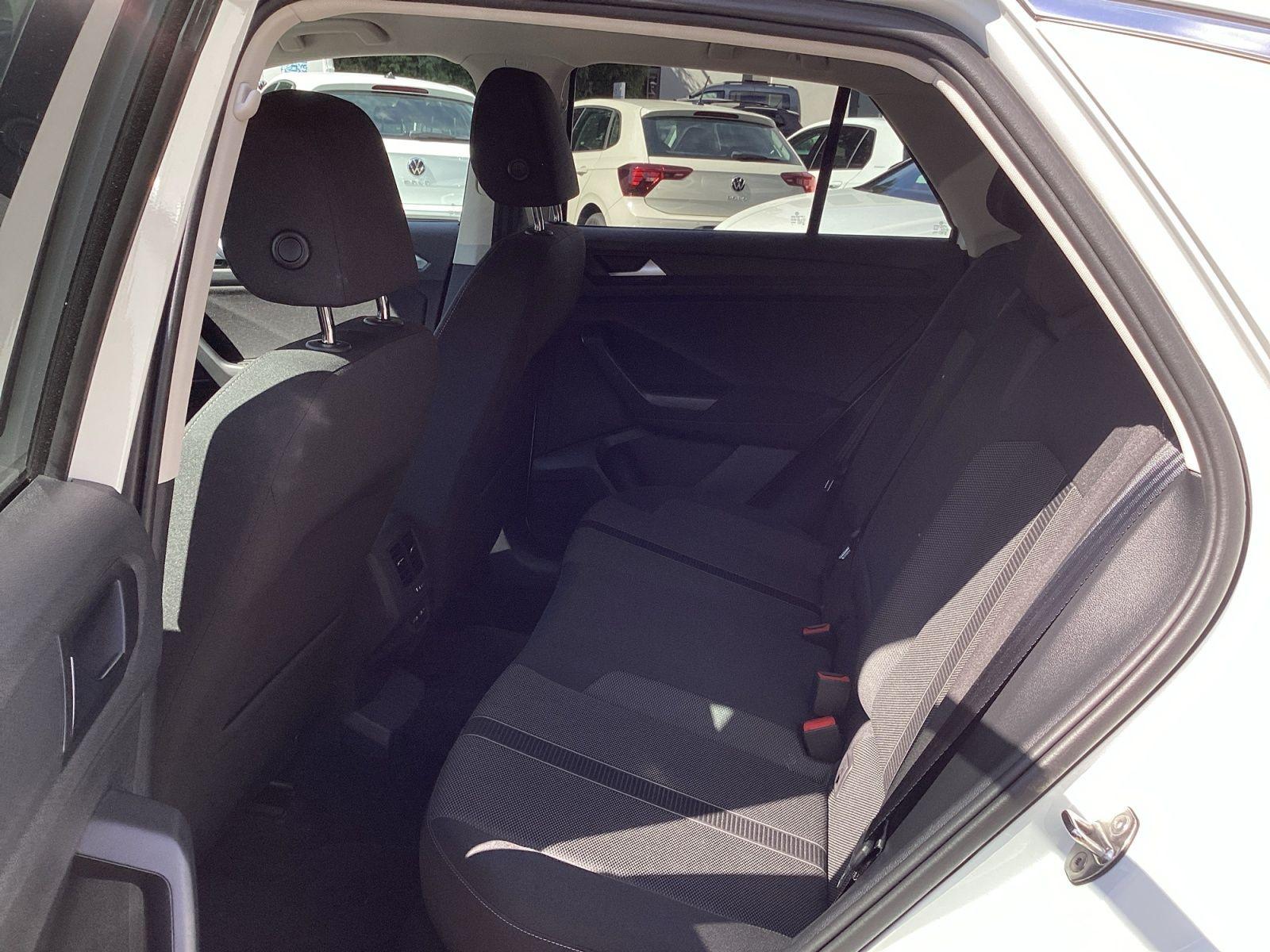 Volkswagen T-Roc 2022 г. Белый, пробег 57350 км