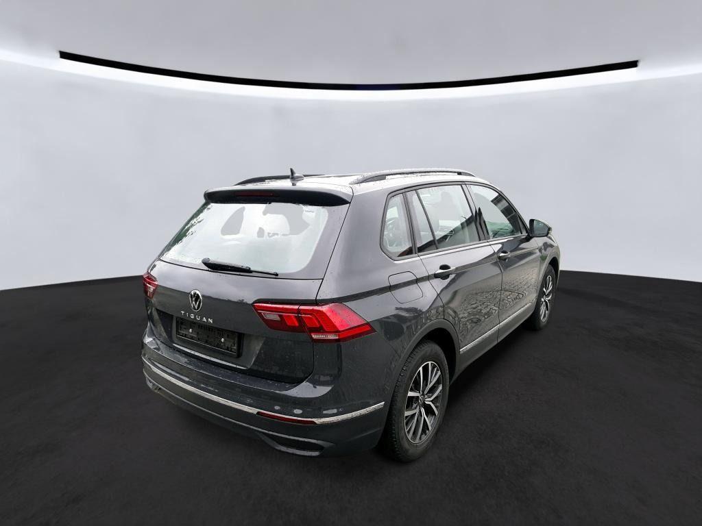 Volkswagen Tiguan 2022 г. Серый, пробег 47300 км