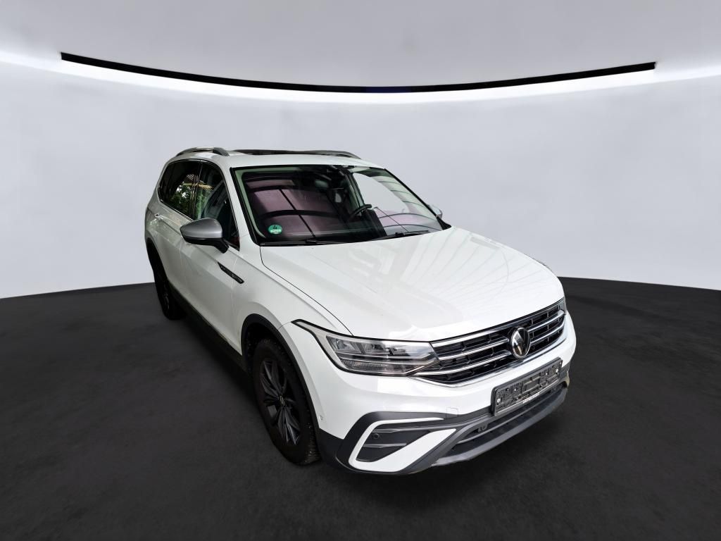 Volkswagen TIGUAN ALLSPACE 2022 г. Белый, пробег 44600 км