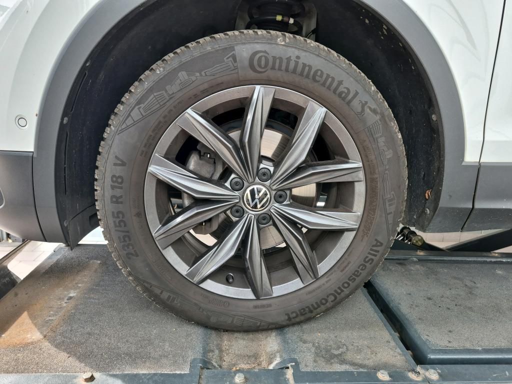 Volkswagen TIGUAN ALLSPACE 2022 г. Белый, пробег 44600 км