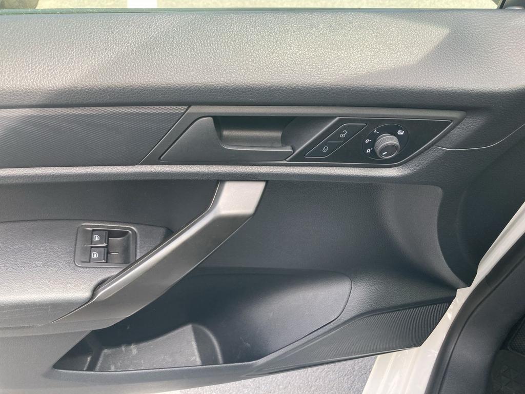 Volkswagen Caddy 2021 г. Белый, пробег 34845 км