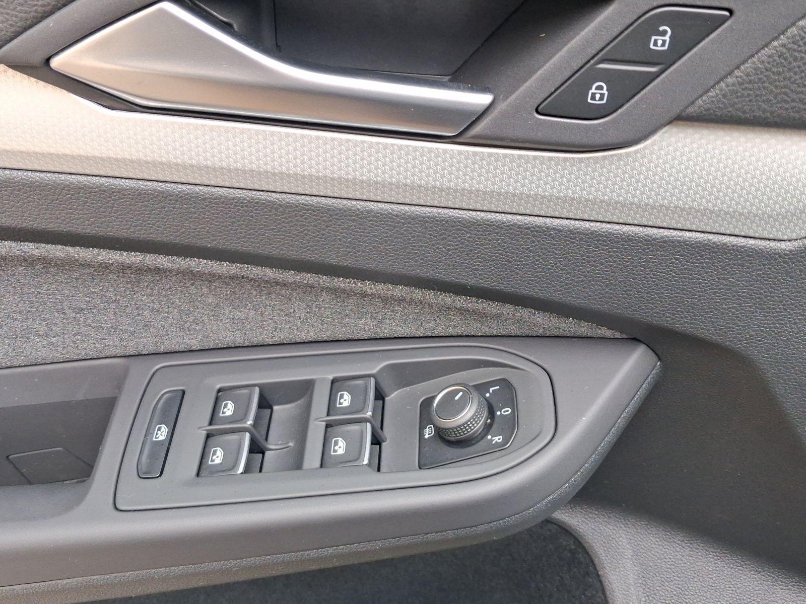 Volkswagen Golf 2023 г. Серый, пробег 51298 км