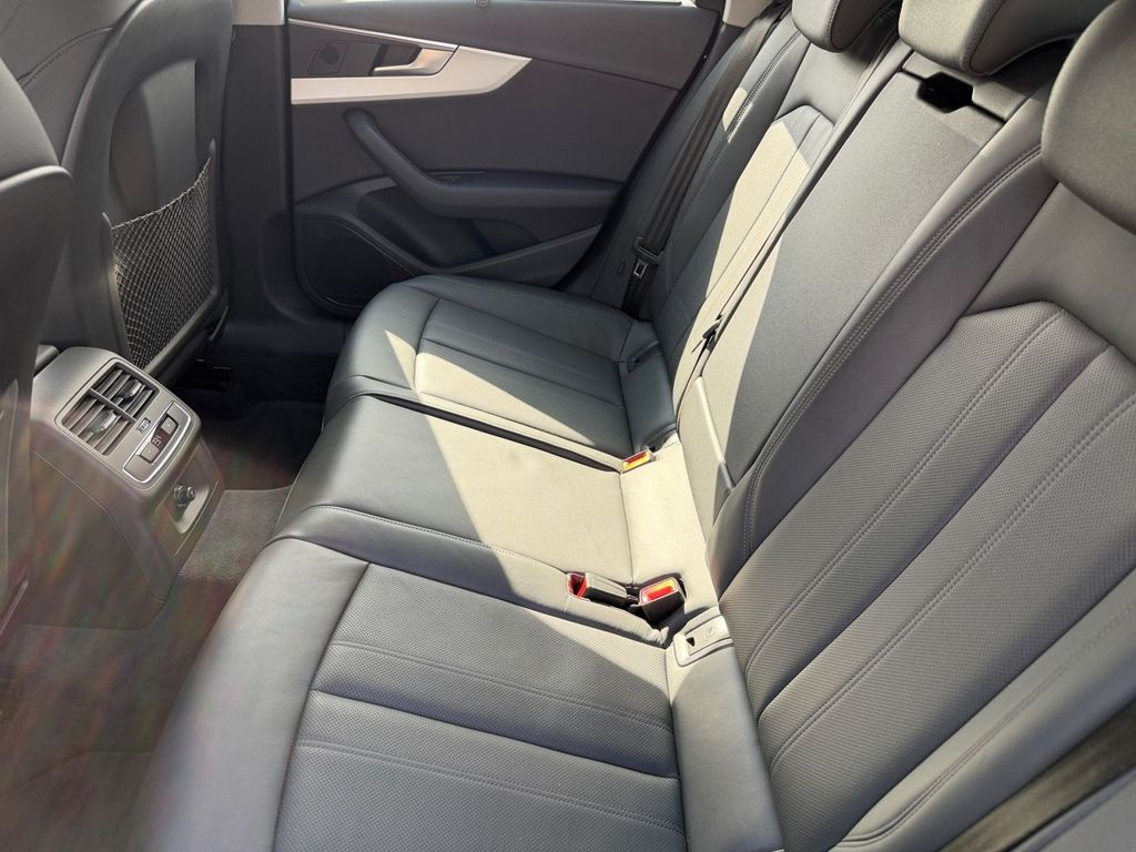 Audi A4 2023 г. Чёрный, пробег 31756 км
