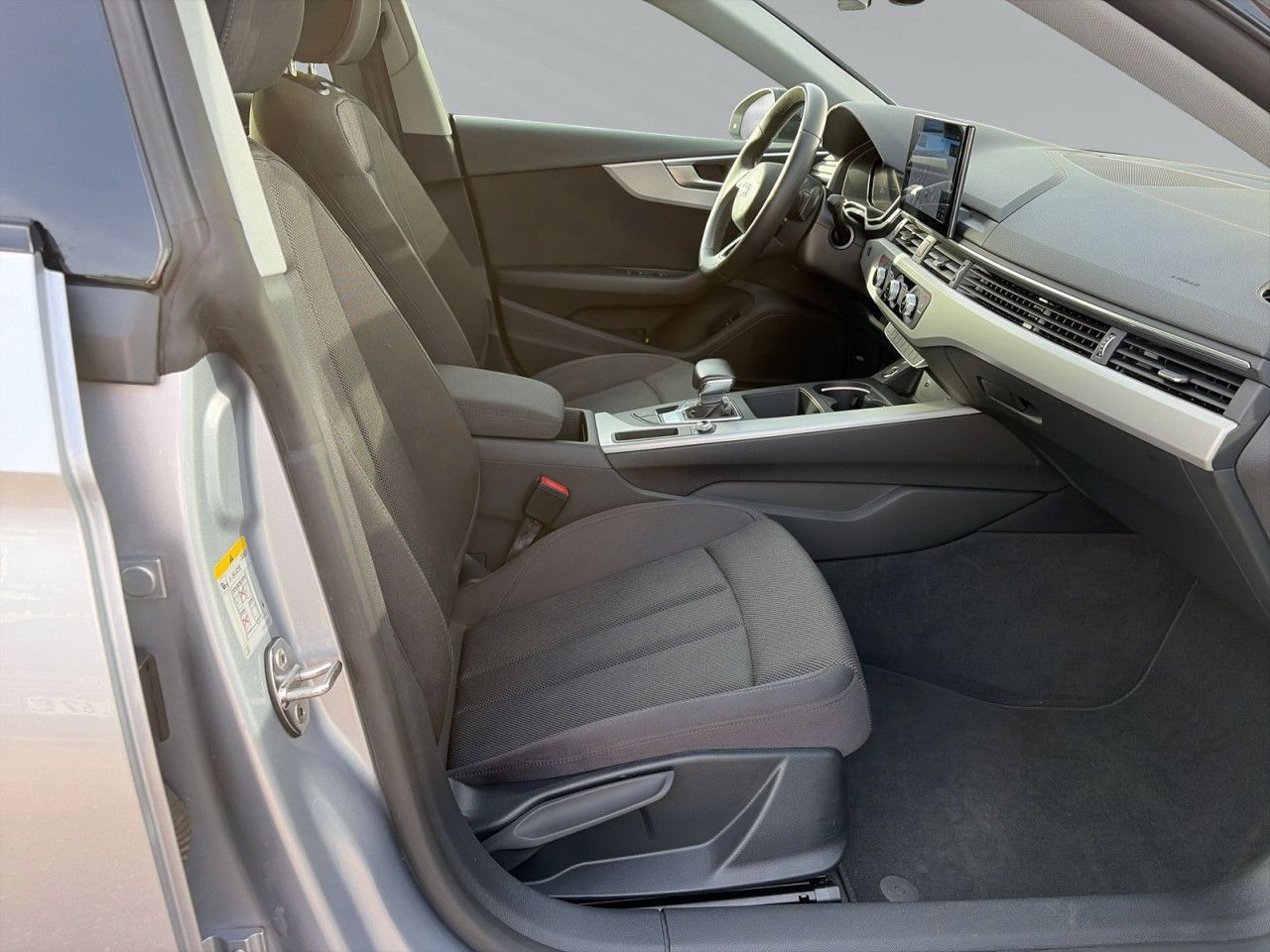 Audi A5 2022 г. Серебристый, пробег 31880 км
