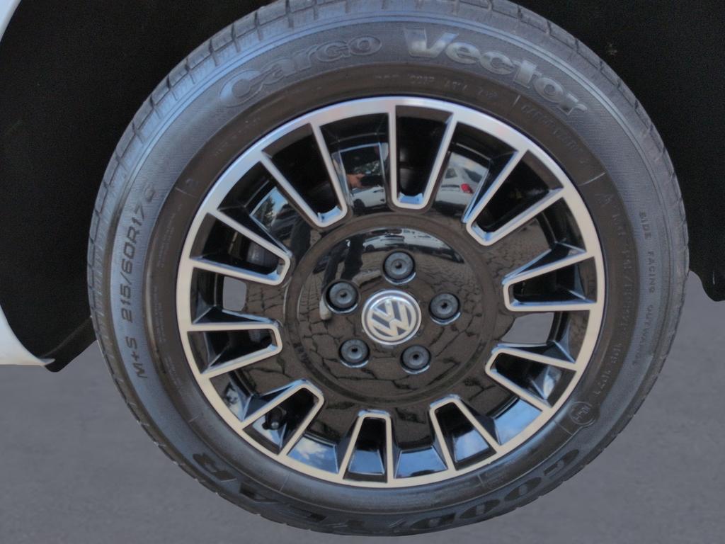 Volkswagen T6 CARAVELLE 2021 г. Белый, пробег 32890 км