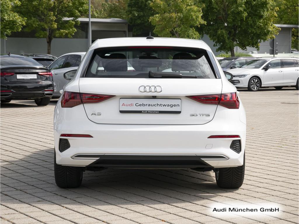 Audi A3 2023 г. Белый, пробег 35833 км