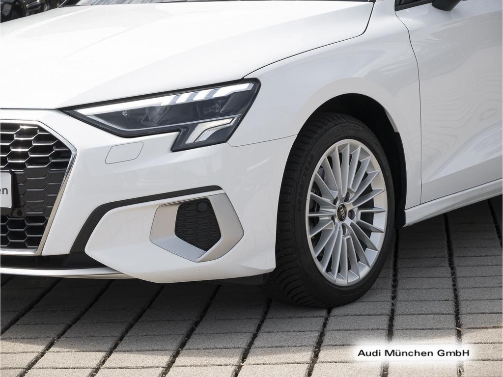 Audi A3 2023 г. Белый, пробег 35833 км