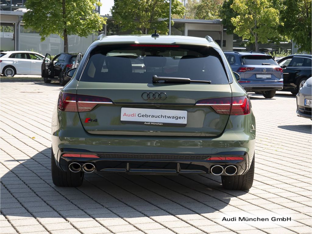Audi S4 2024 г. Зелёный, пробег 35528 км