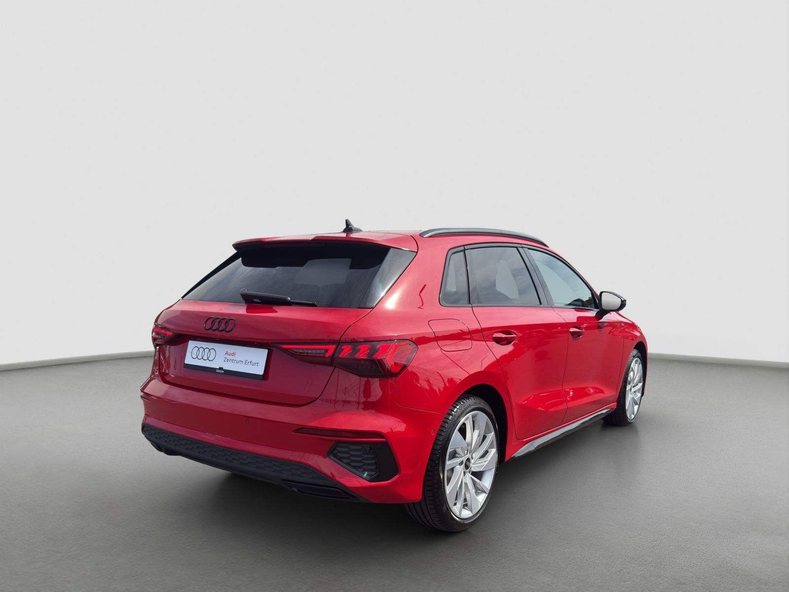 Audi A3 2022 г. Красный, пробег 47600 км