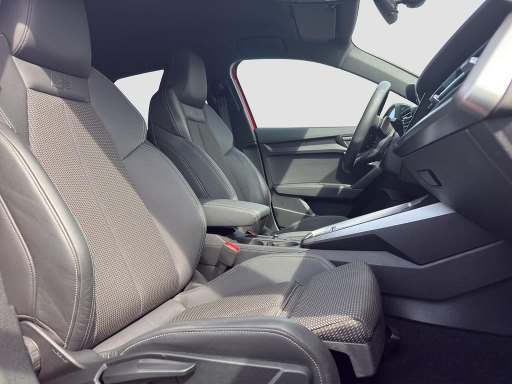 Audi A3 2022 г. Красный, пробег 47600 км