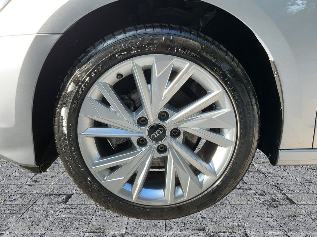 Audi A3 2022 г. Серебристый, пробег 46995 км