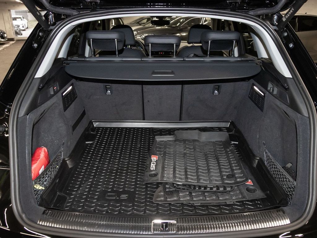 Audi Q5 2023 г. Чёрный, пробег 43057 км
