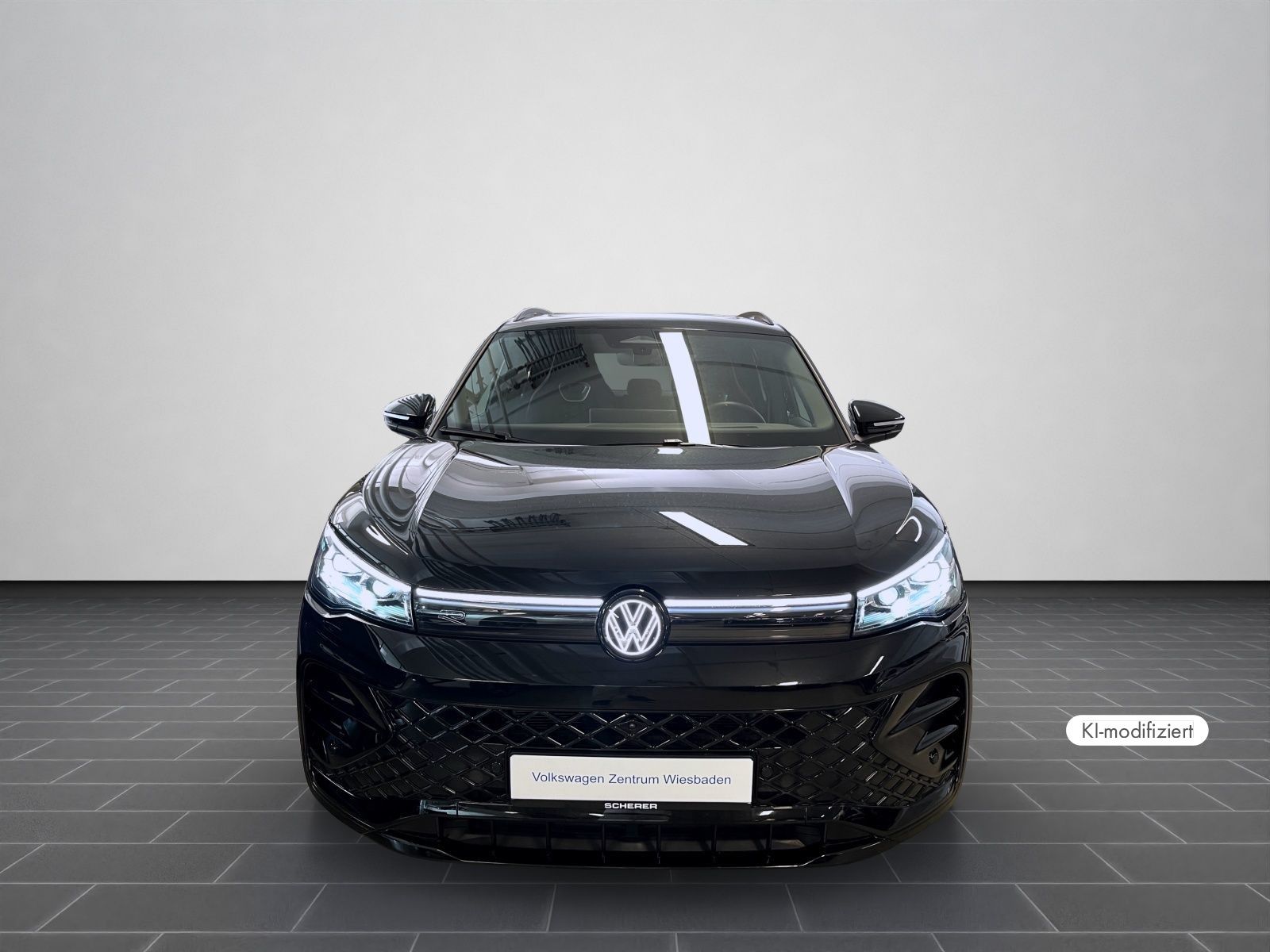 Volkswagen Tiguan 2026 г. Чёрный, пробег 28347 км