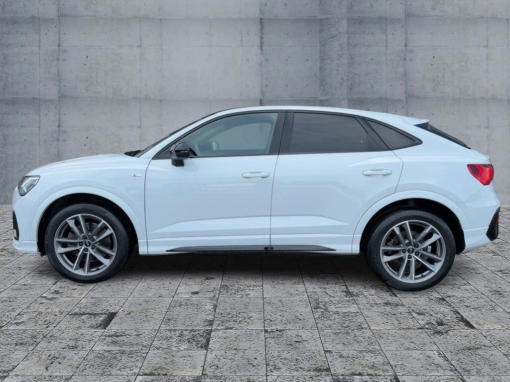 Audi Q3 2023 г. Белый, пробег 45974 км