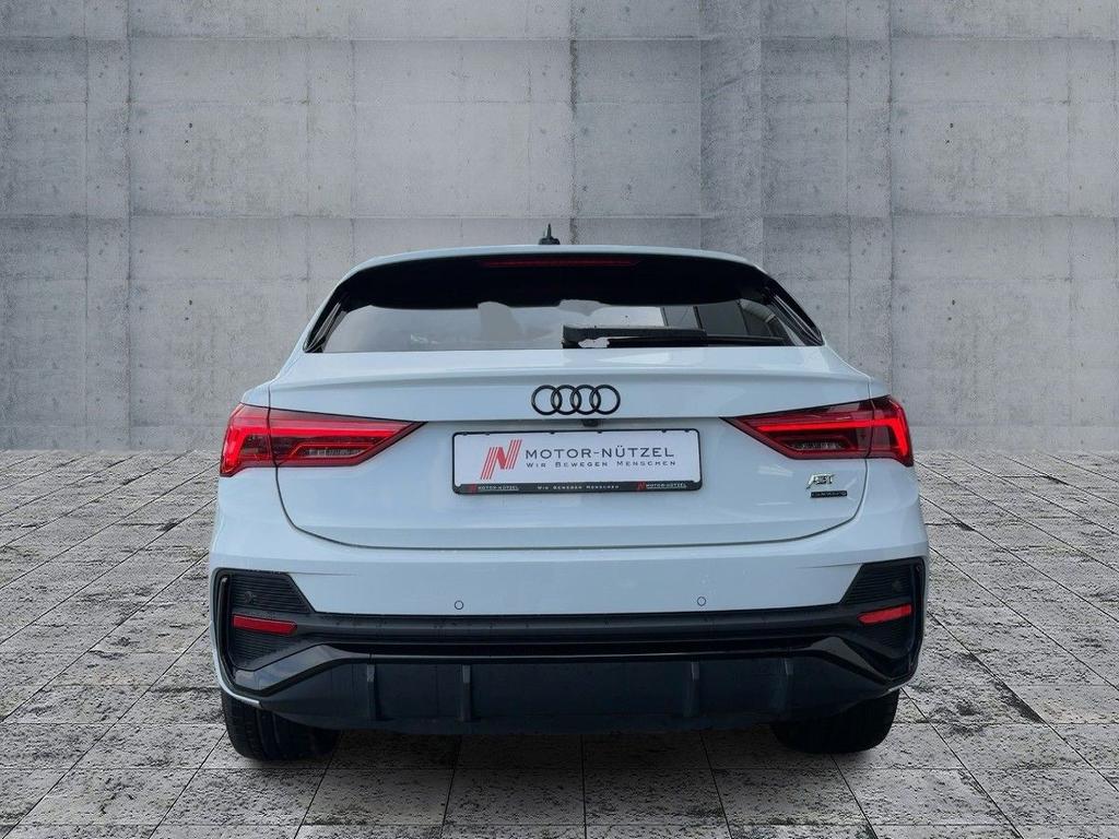 Audi Q3 2023 г. Белый, пробег 45974 км