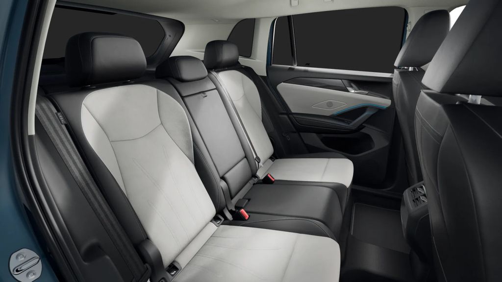 Volkswagen Tiguan 2025 г. Синий, пробег 22715 км