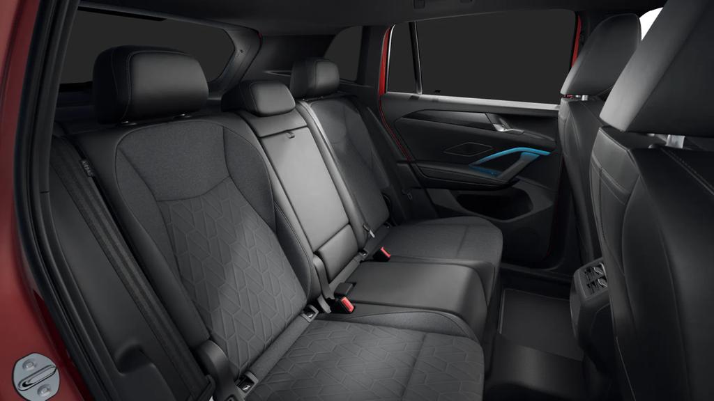 Volkswagen Tiguan 2025 г. Красный, пробег 22183 км