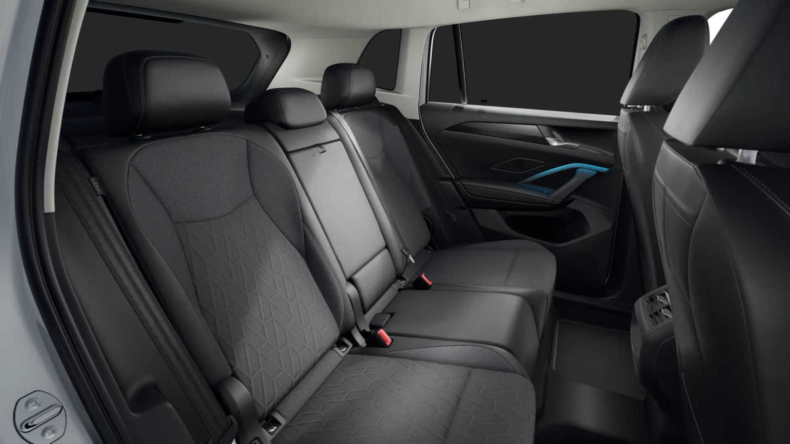 Volkswagen Tiguan 2025 г. Белый, пробег 25310 км