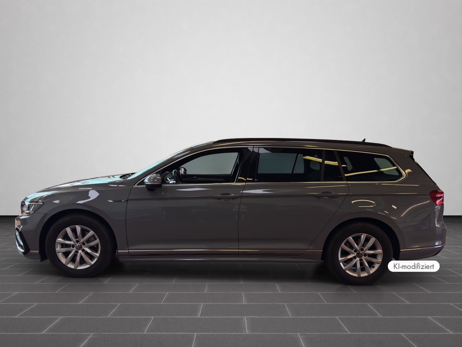 Volkswagen PASSAT VARIANT 2023 г. Серый, пробег 46526 км