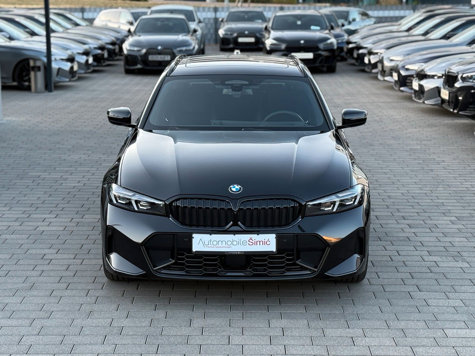 BMW 320 2025 г. Чёрный, пробег 38990 км