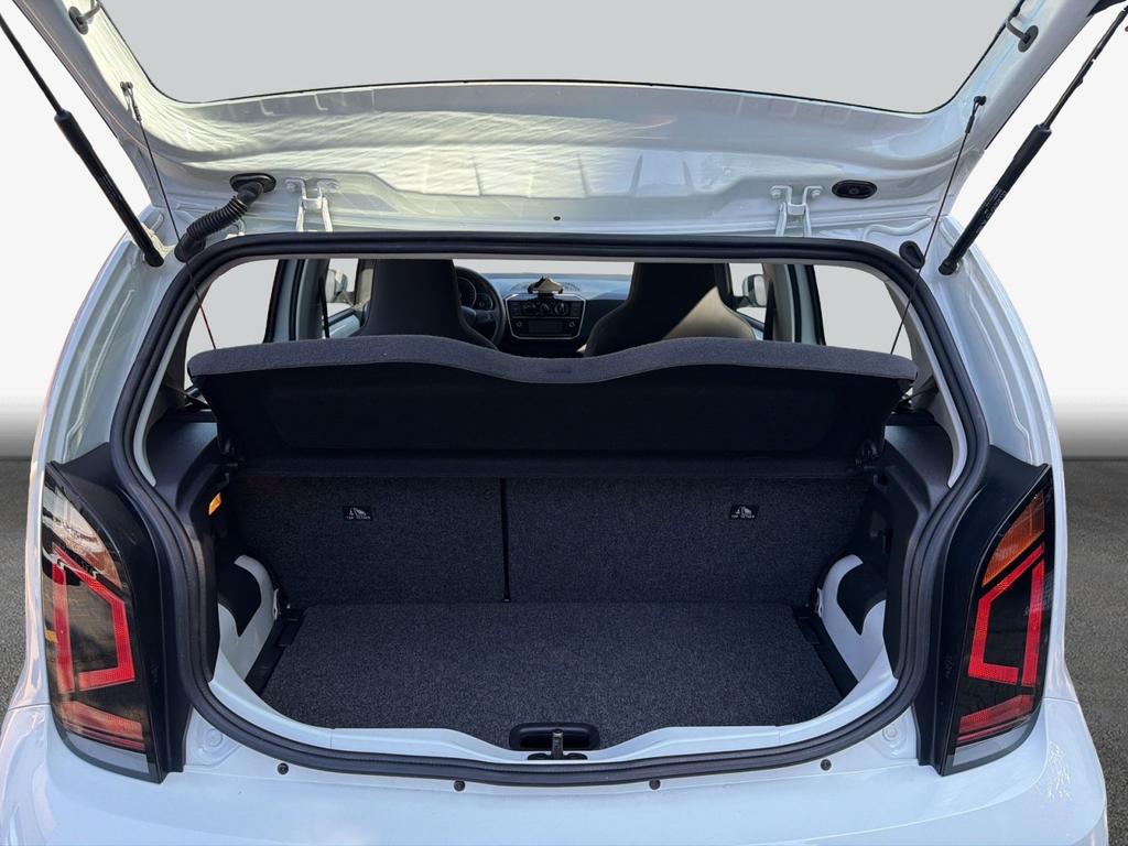 Volkswagen up! 2023 г. Белый, пробег 53201 км