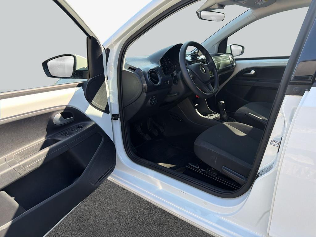 Volkswagen up! 2023 г. Белый, пробег 53201 км