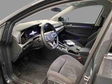 Volkswagen Golf 2024 г. Золотистый, пробег 27008 км